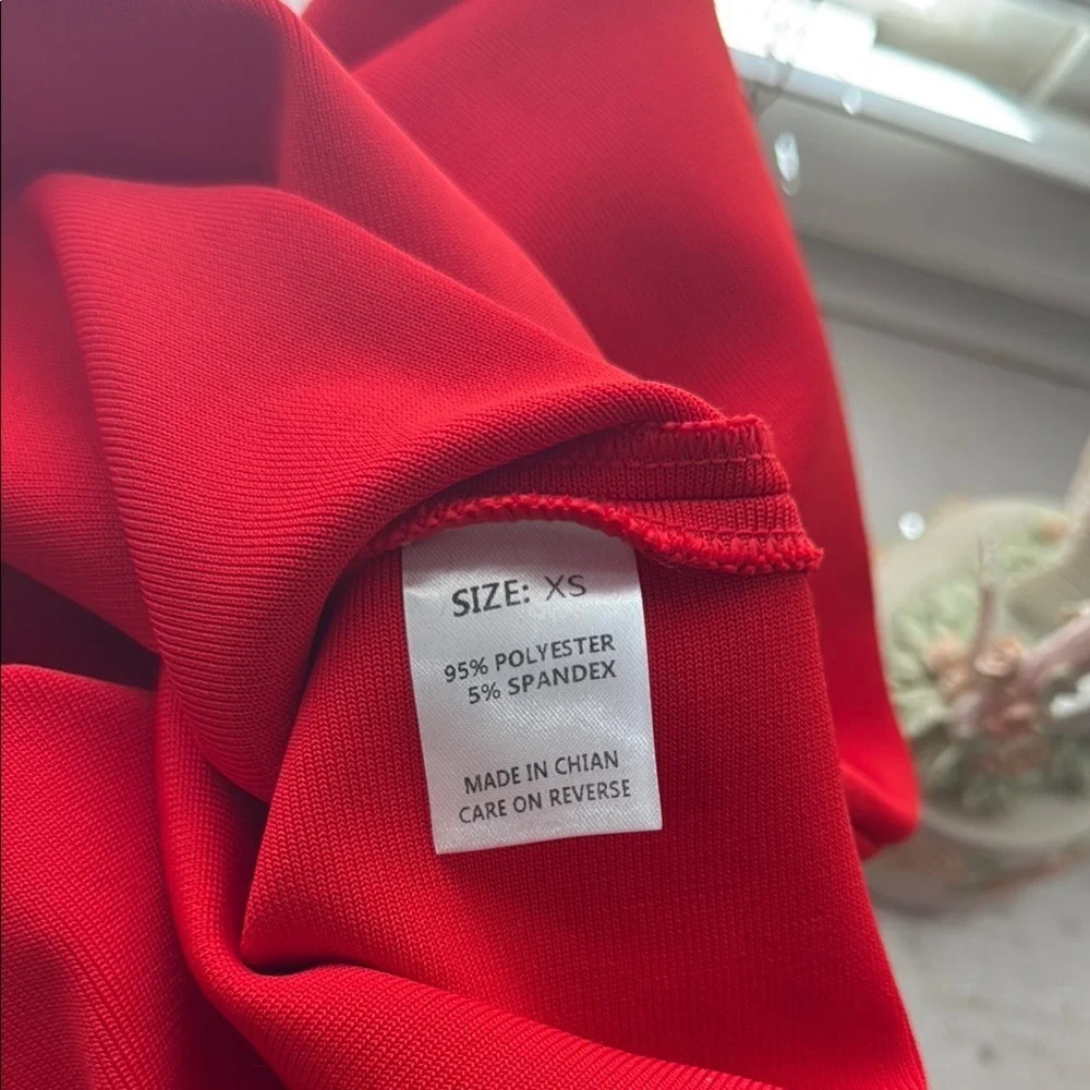 Red Asymmetrical Backless Bodycon Dress - Picture 4 of 6